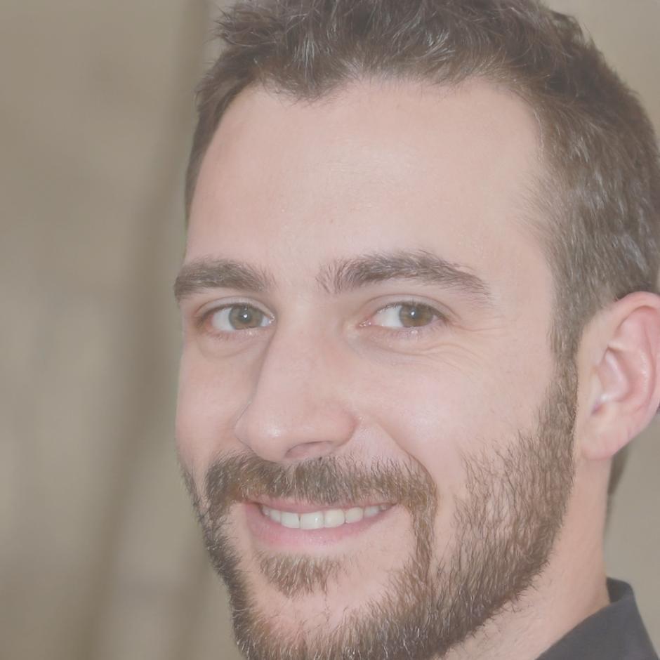 Portrait de Marc Dubois, Expert en Planification Financière